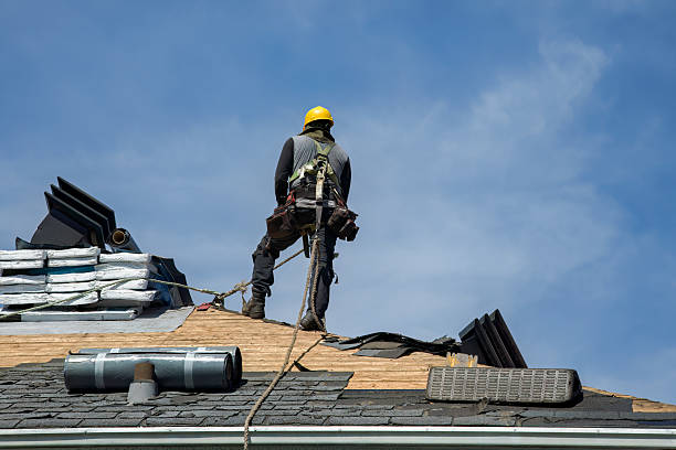 Professional Roofing technician working in Wedgefield, SC